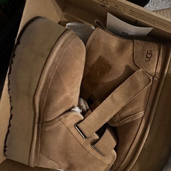 Uggs NEUMELPlatform Boots Tan sz 9 guc in box - Picture 15 of 16